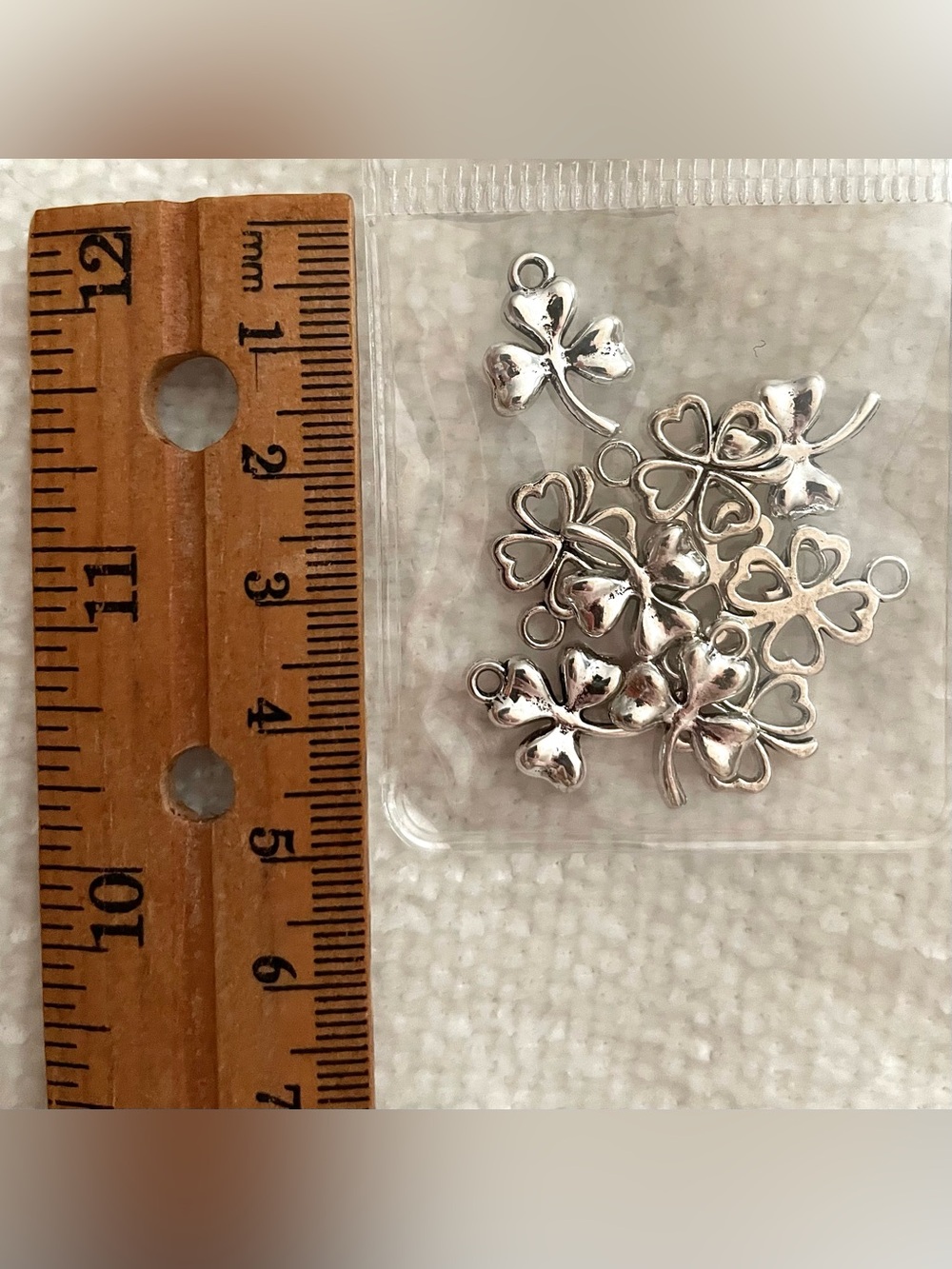 LOT - Silver-Antique Silver-Gold plated Asstd Jewelry Findings & Accents (172g) - Picture 8 of 13